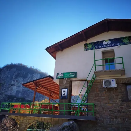 Lodge бачо киро
