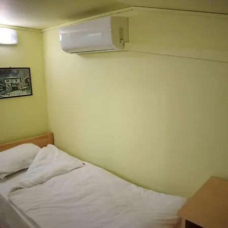 бачо киро Lodge *